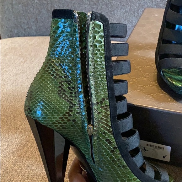 Gucci Olympia Python Open-Toe-Bootie - Picture 5 of 8